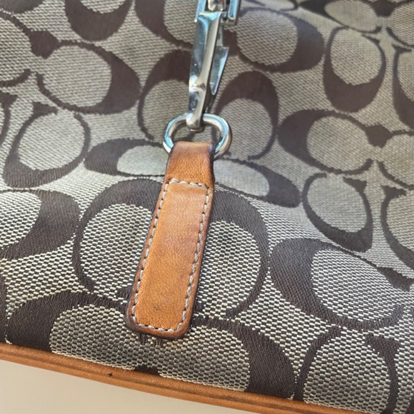 Coach 90’s clasp closure classic monogram - Picture 15 of 15